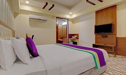 rooms rooms